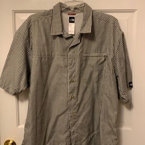 The North Face man’s shirt